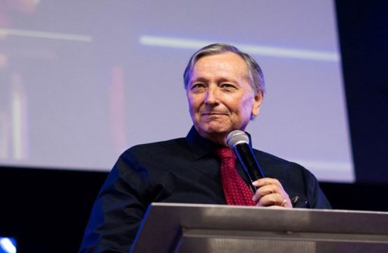 Ron Roy preaching